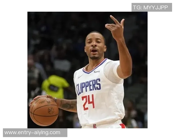 鲍威尔表现出色20投10中砍下25分助球队取得胜利正负值高达六