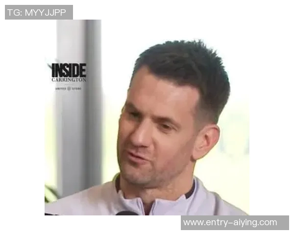 希顿完成牛津大学高管课程并获得多项足球教练执照的成长之路