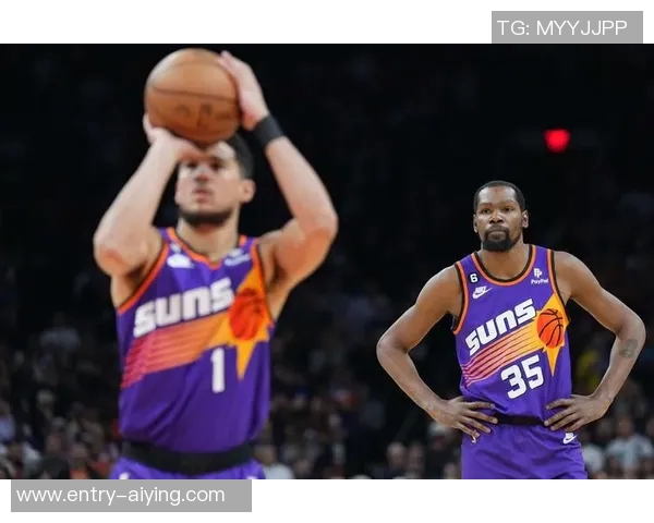 布克期待与杜兰特对决却因家庭原因放弃希望他家人平安健康